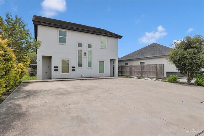 Building Photo - 12 W Chavez St