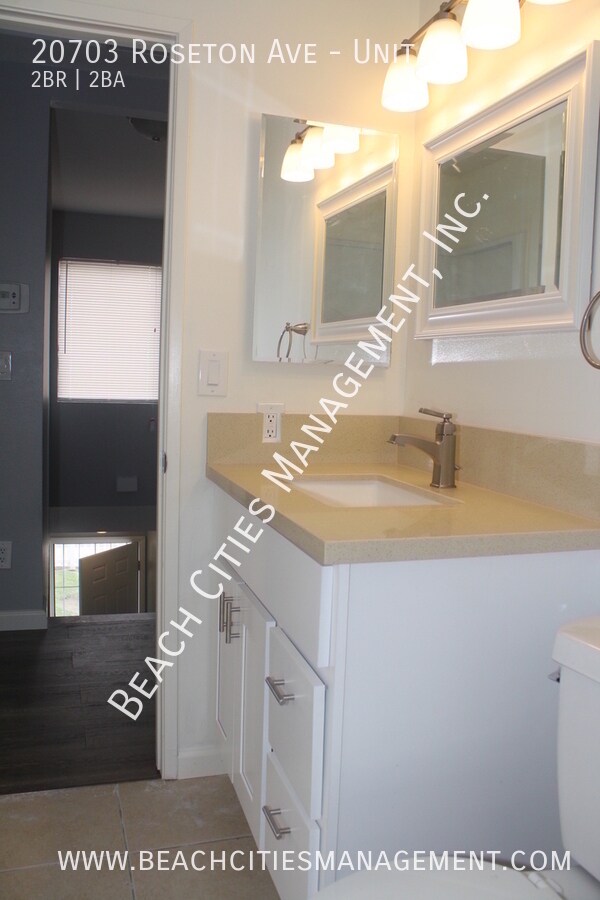 Building Photo - 20703 Roseton Ave