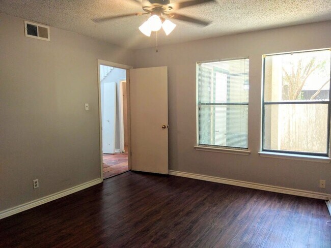 Building Photo - Two Bedroom Two Story Townhome In Amazing ...