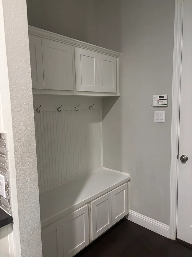 Building Photo - Room in Townhome on Snapdragon Wy