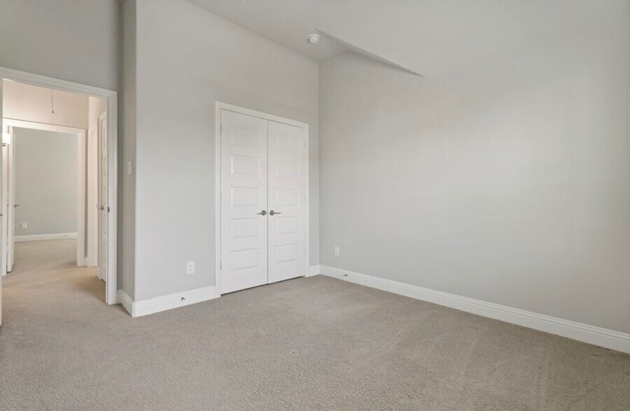 Building Photo - 4143 Runway Mews