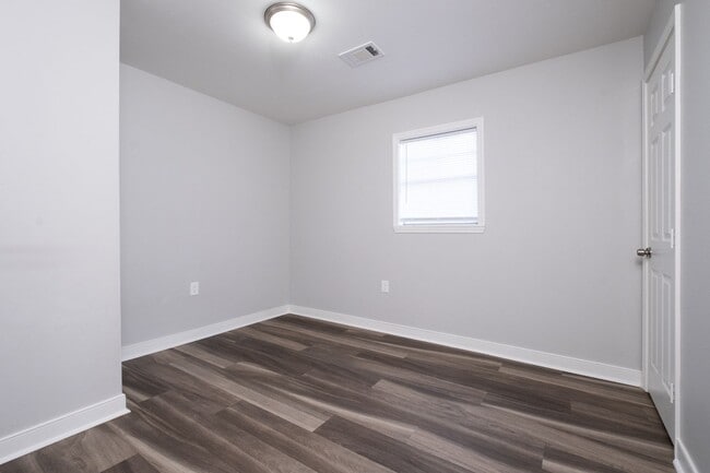 Building Photo - 1624-1626 Brown