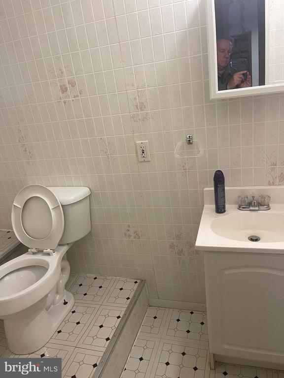 Building Photo - 425 7th St