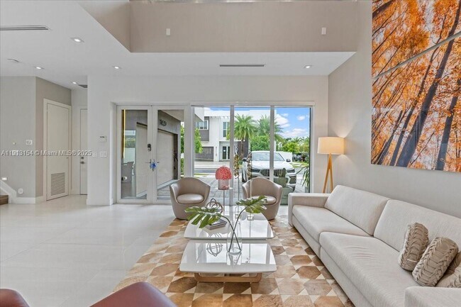 Building Photo - 7440 NW 100th Ct