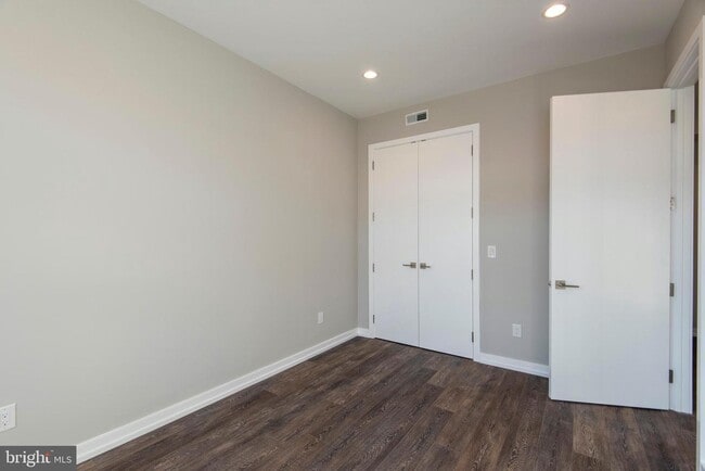 Building Photo - 1340 S 13th St