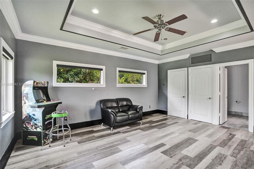 Building Photo - 5963 NW 75th Way