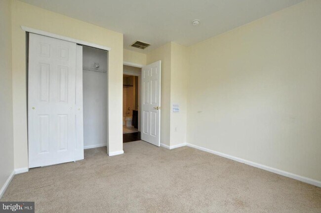 Building Photo - 328 Helen Dr
