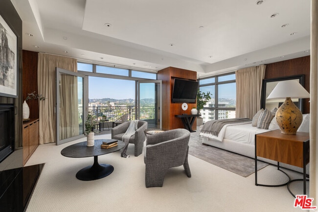 Building Photo - 10800 Wilshire Blvd