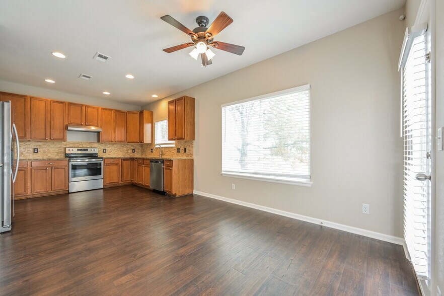 Building Photo - 3537 E 141st Pl