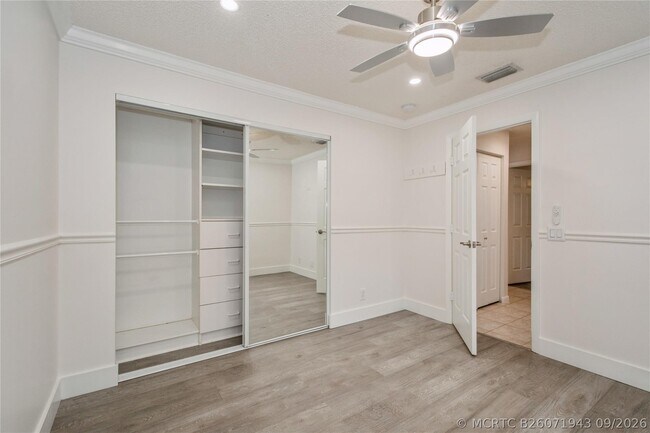 Building Photo - 4367 Dogwood Cir