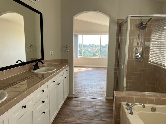 Building Photo - Beautiful home in gated community of Marbr...
