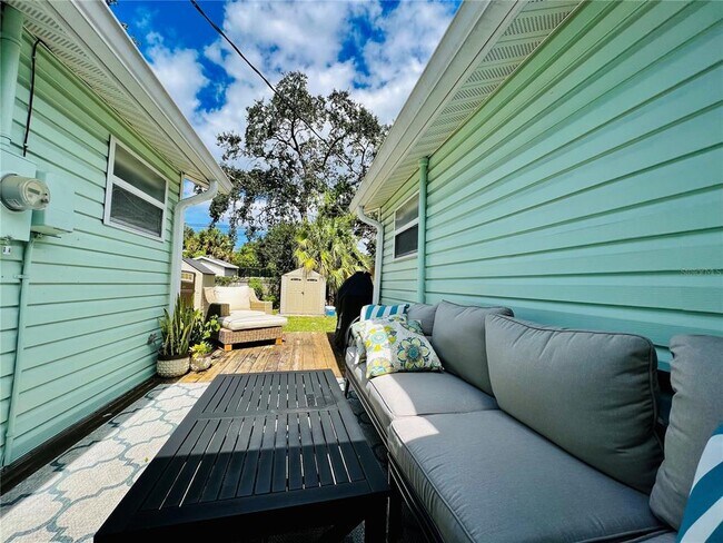 Building Photo - 428 Orangewood Dr