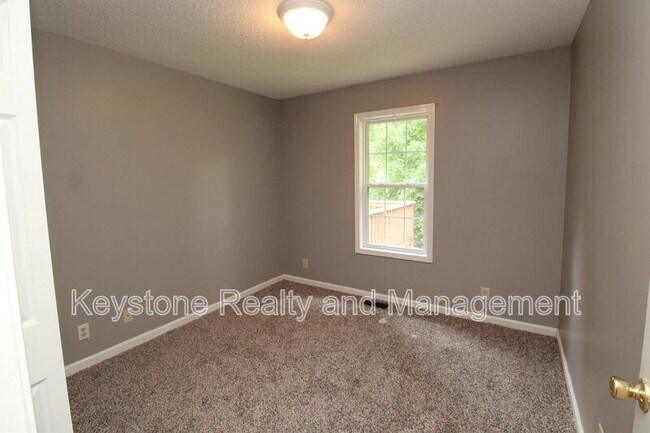 Building Photo - 3289 N Senseney Cir