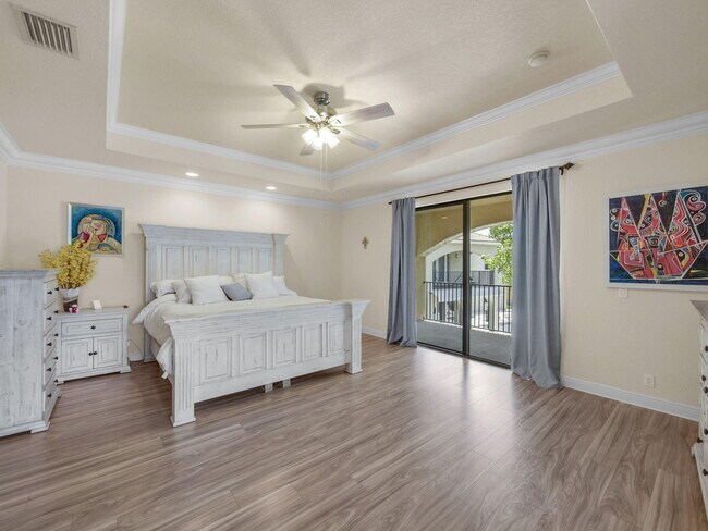 Building Photo - 8703 Club Estates Way