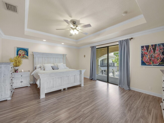 Building Photo - 8703 Club Estates Way