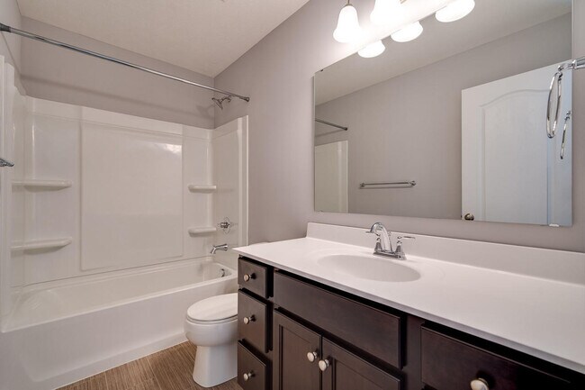 Building Photo - 1744 Ardennes Oak Dr