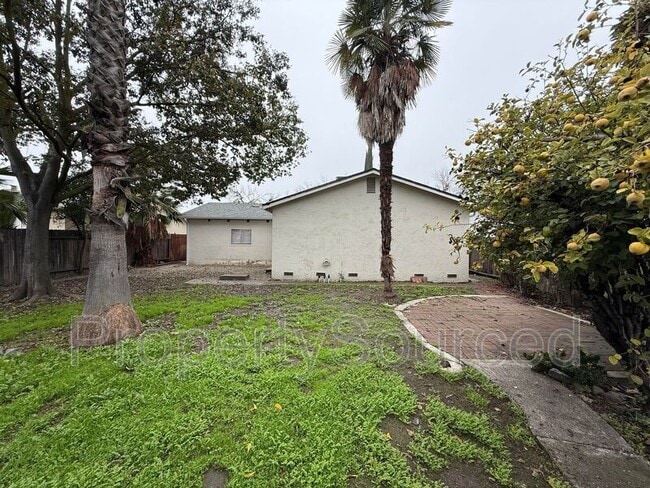 Building Photo - 6138 Greenfield Ln