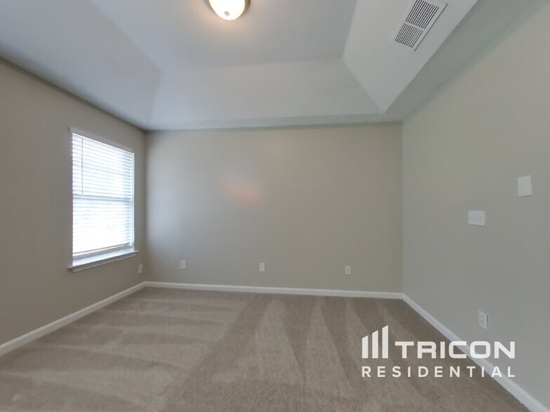 Building Photo - 1951 Hidden Valley Dr SW