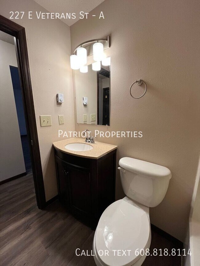 Building Photo - 2 bedroom/ 1 bath apartment in Tomah, WI