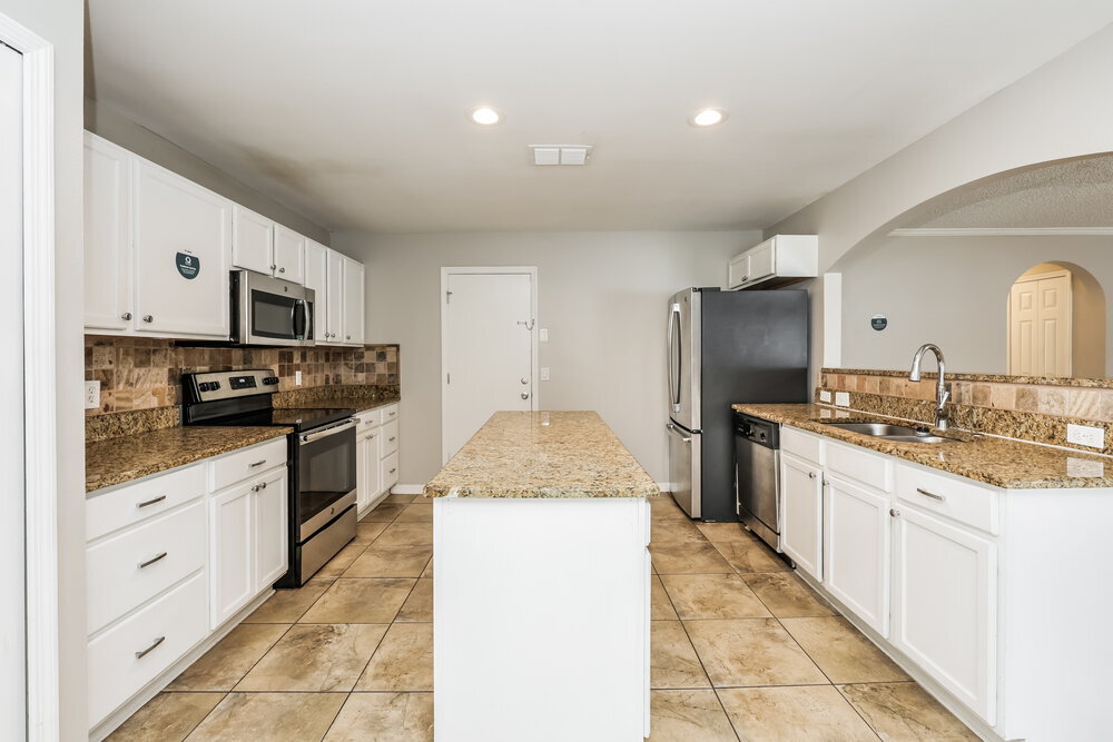 Building Photo - 30426 Birdhouse Dr