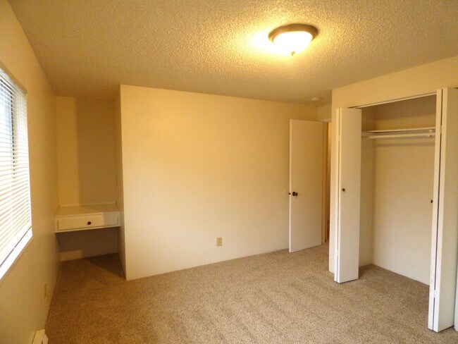 Building Photo - 2 bed 1.5 bath Townhome in Keizer