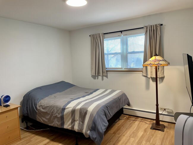 Building Photo - 1539 Park Ave