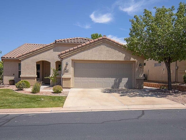 Primary Photo - 4207 S Kiva Hill Dr