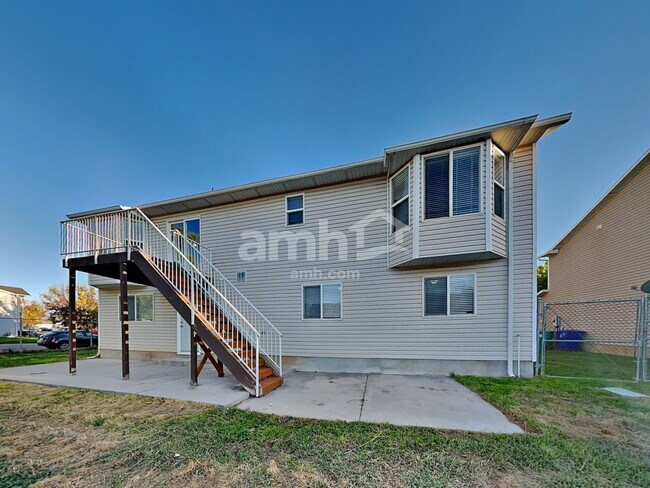 Building Photo - 2848 W 2125 S