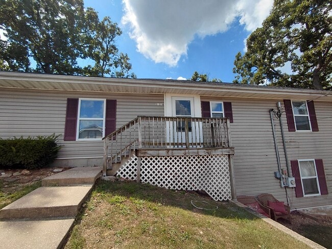 Building Photo - Home in Rolla