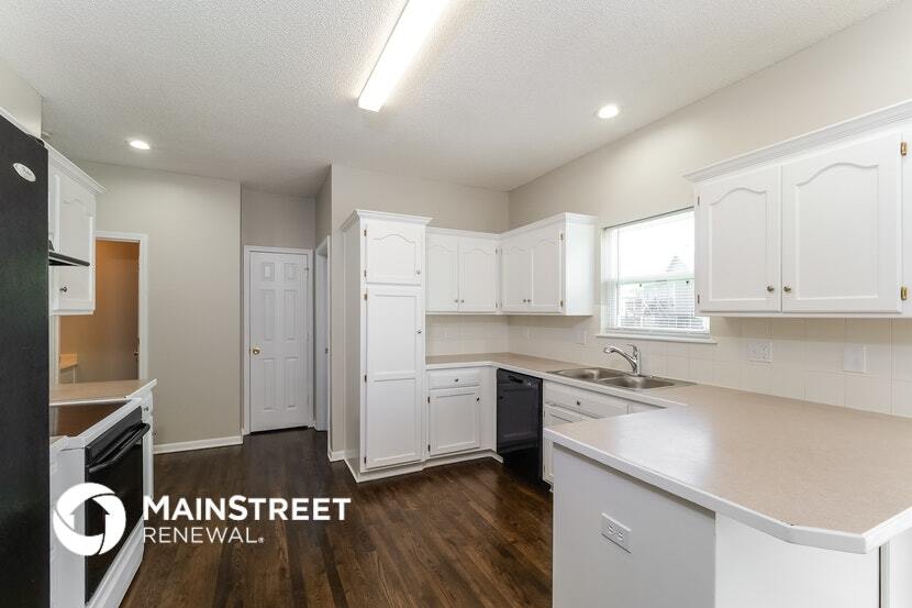 Building Photo - 18417 Spruce St