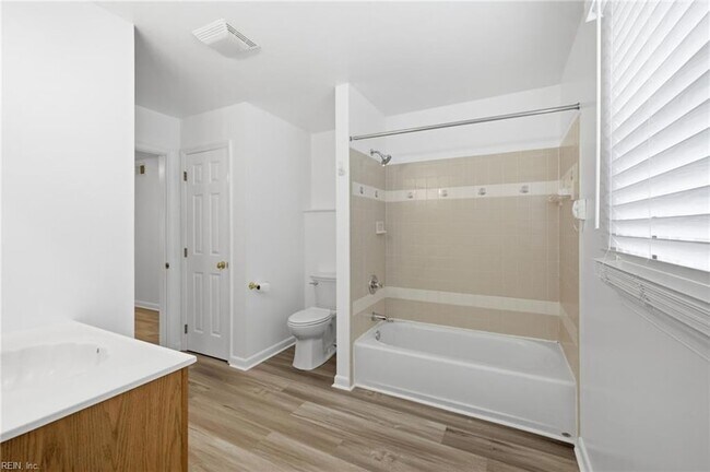 Building Photo - 5545 Aragon Dr