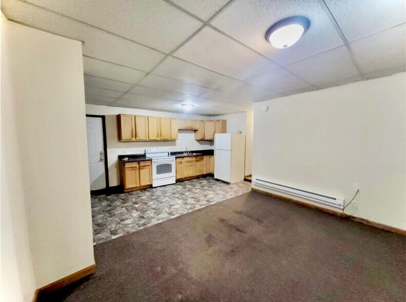 Building Photo - 133 Mill St