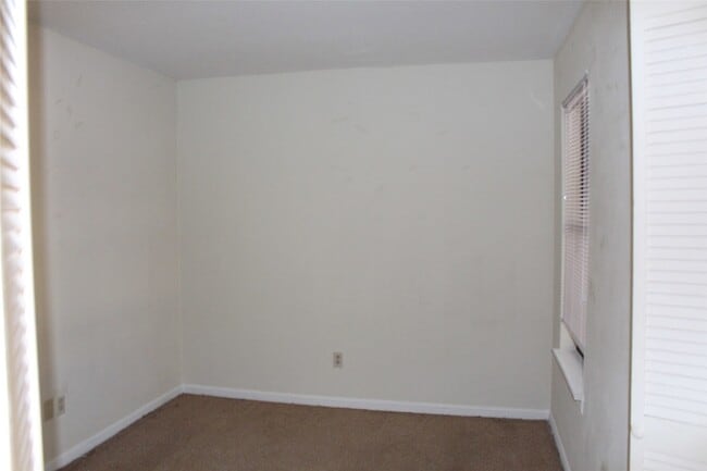 Building Photo - 16111 Aspenglen Dr