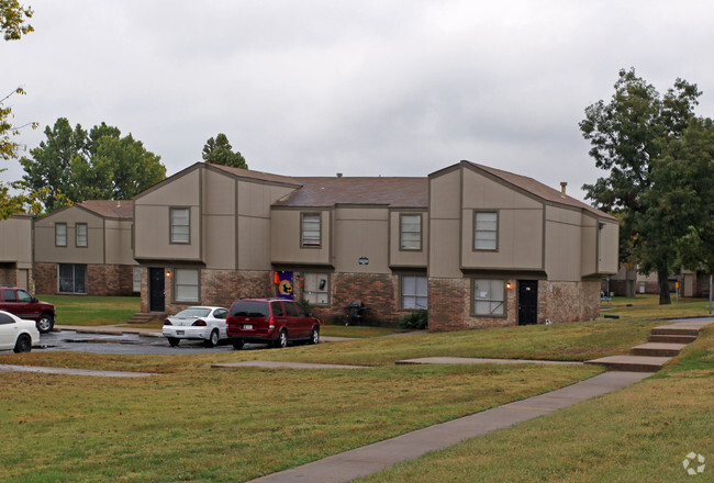 Building Photo - Western Pines Apartments