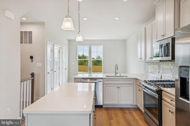 Building Photo - 4328 Ellipse Ter