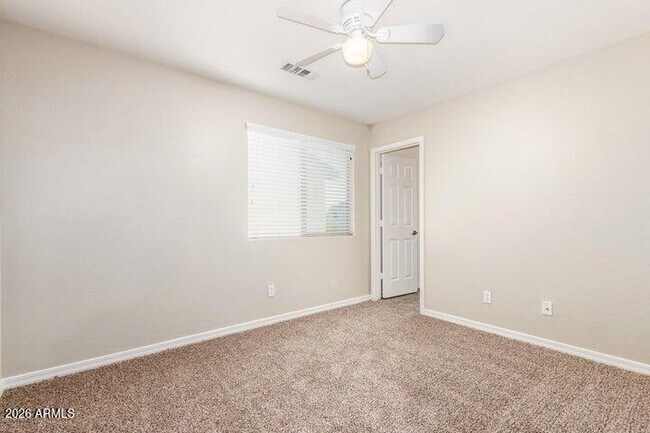 Building Photo - 18606 W Sunnyslope Ln
