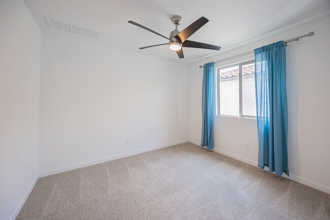 Building Photo - 7412 W Gardenia Ave
