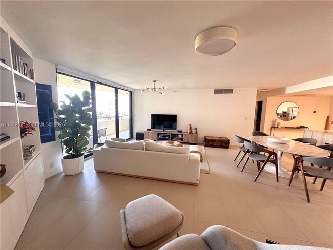 Building Photo - 170 Ocean Ln Dr