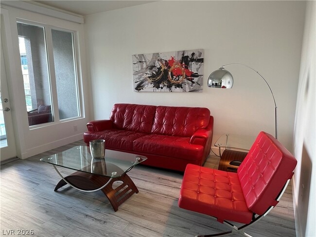 Building Photo - 4545 Dean Martin Dr