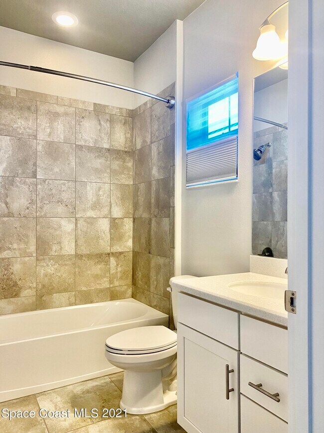 Building Photo - 2715 Vuldarno Ln
