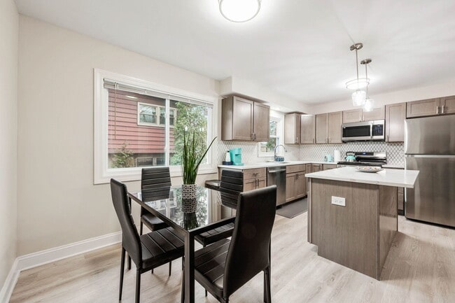 Building Photo - 10907 S Normandy Ave