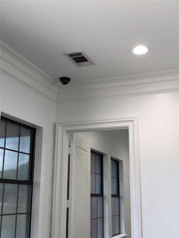 Building Photo - 5606 Old Greenhouse Rd