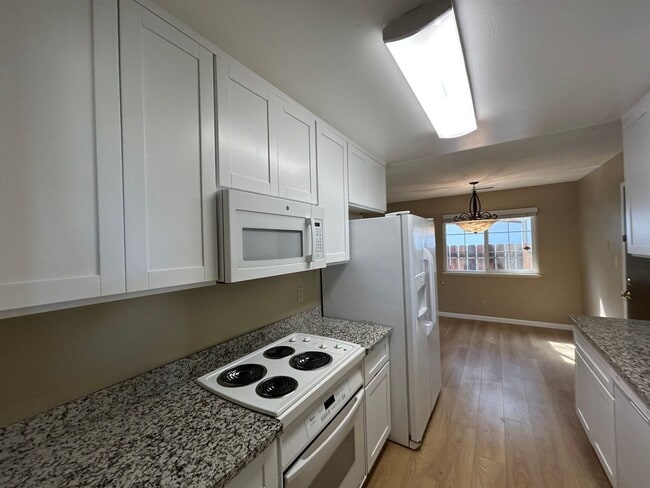 Building Photo - 310 Hedstrom Rd