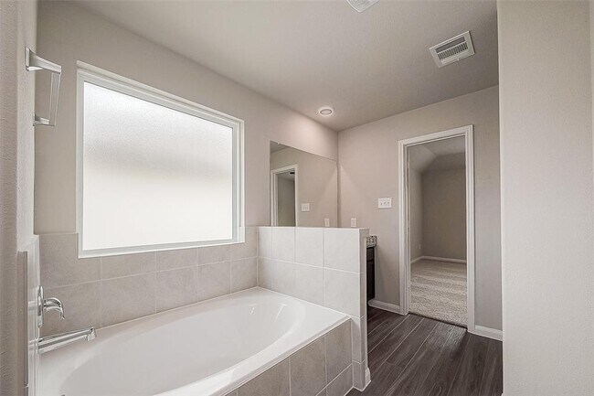 Building Photo - 2373 Tavo Trails Dr