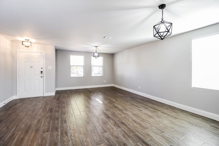 Building Photo - 1321 Scenic Hills Dr