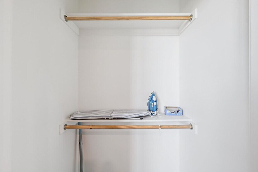 Building Photo - 222 E Jefferson St