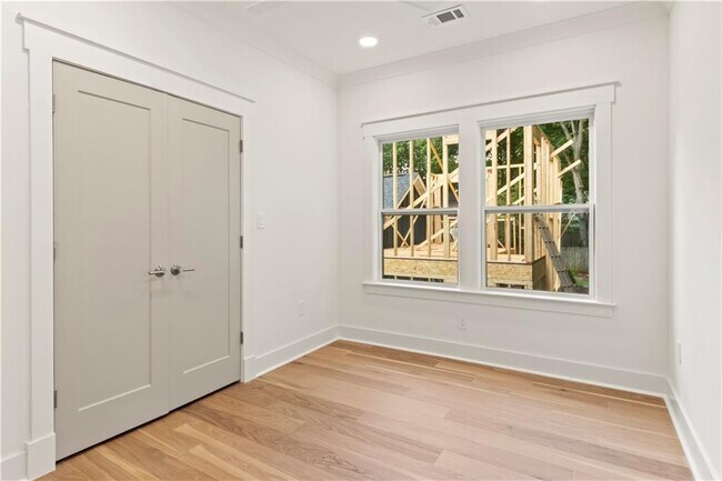 Building Photo - 205 Whitefoord Ave NE