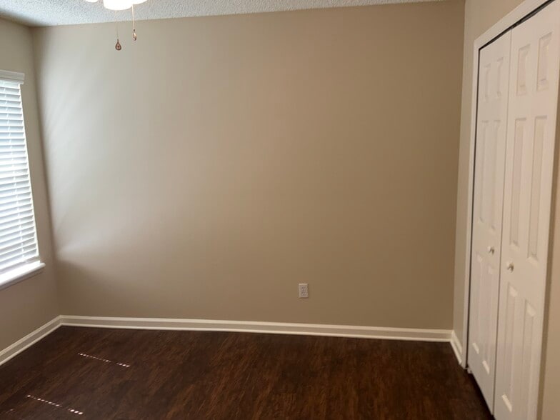 Building Photo - 2711 Salina Ct