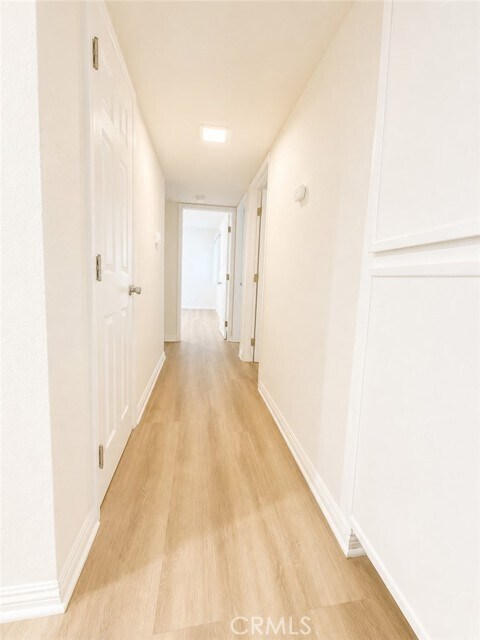 Building Photo - 10636 Woodley Ave