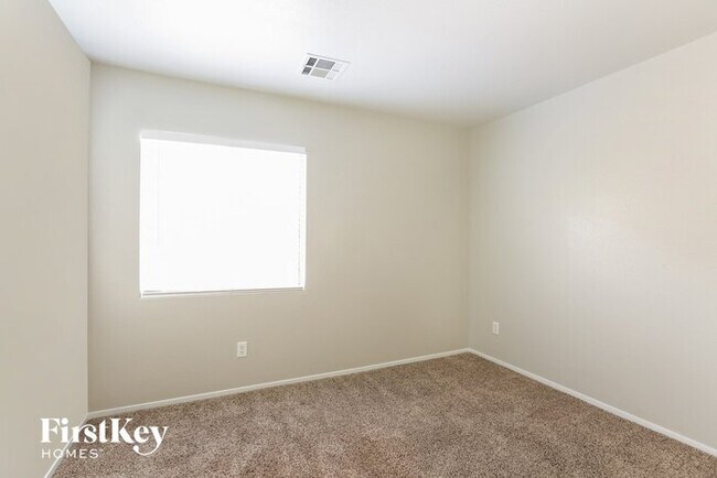 Building Photo - 10436 Coyote Cub Ave